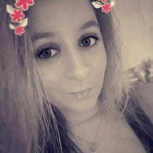 Meet your Posher, Corie